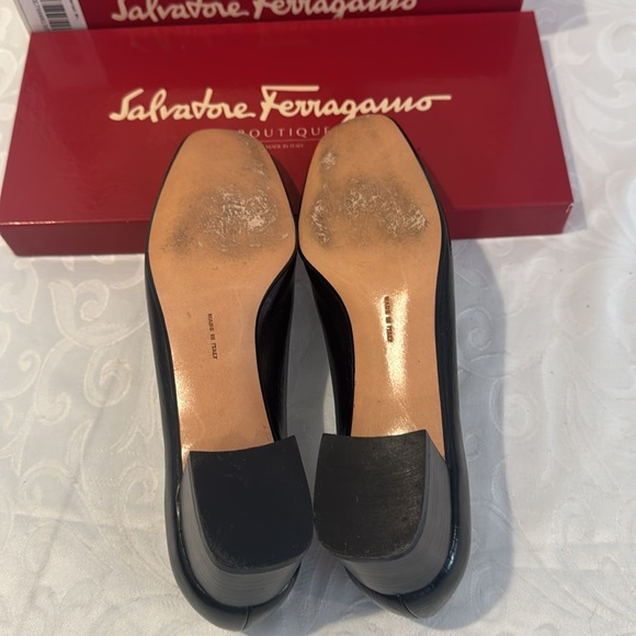 Ladies Ferragamo Black Heels. Ladies 7AA - Picture 7 of 11
